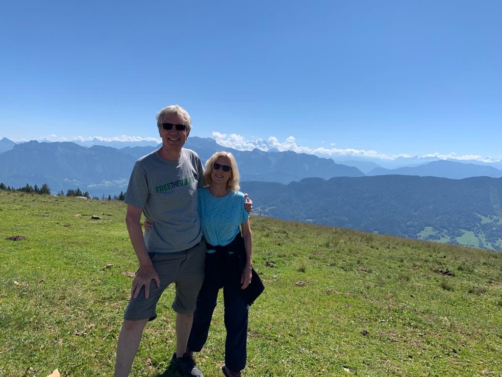 Middle-aged flash packers